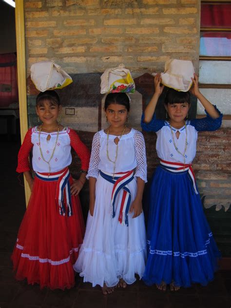 Paraguay National Dress | VisitParaguay.net