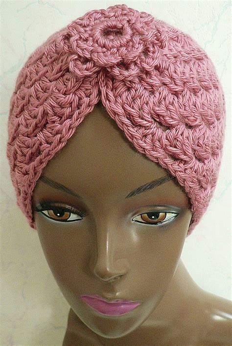 Crochet chemo cap turban - link at bottom of page reveals a list of chemo cap patterns knitted ...