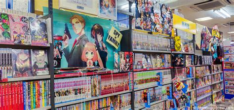 Visiting Animate Nippombashi and Buying a Weekly Shonen Magazine