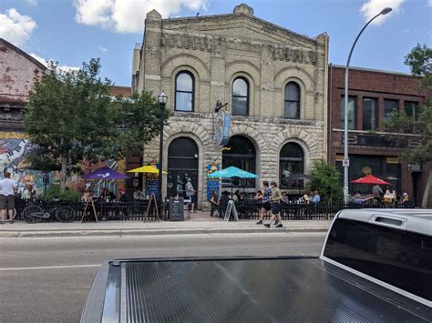 Kings Head Pub – Winnipeg Patios