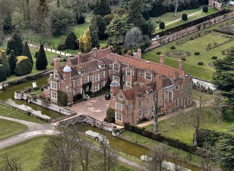 26 Tudor Manor Houses in England You Can Visit - Visit European Castles