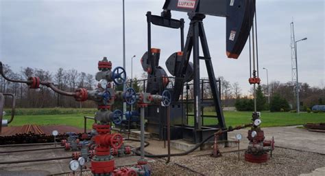 The impact of natural gas extraction and fracking on state and local roadways - The Journalist's ...