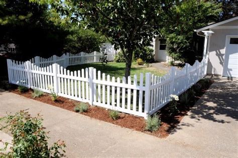 Top 60 Best Front Yard Fence Ideas - Outdoor Barrier Designs