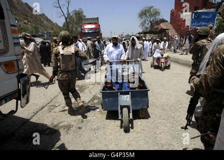 Torkham border crossing Stock Photo: 129543687 - Alamy