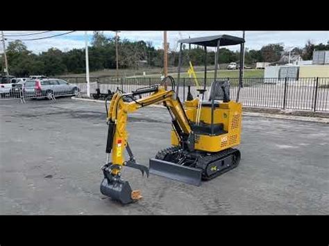 AGT H15 Mini Excavator - YouTube