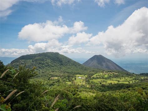 Guide to hiking up the Santa Ana Volcano in El Salvador