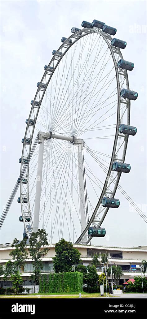 Singapore Flyer's Instagram, Twitter & Facebook on IDCrawl