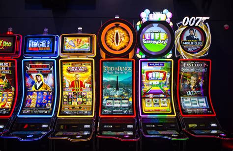 Weird: Slot machine tech busted for stealing from casino