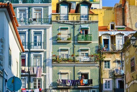 8 Must-See Lisbon Neighborhoods and How To Visit – Lisbon Trip Ideas | Viator.com - Viator