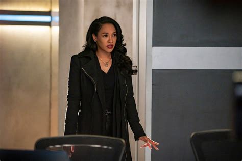 Iris and Kamilla Draw Up a Strategy in The Flash Episode 6.18 Photos