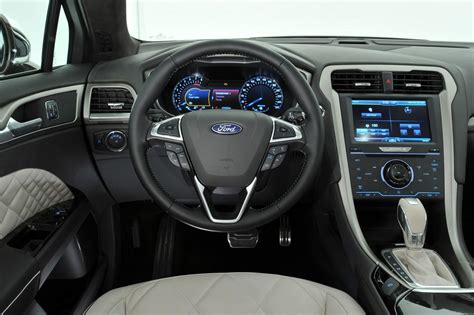 Ford_Mondeo_2015-interior - Blogman.ro