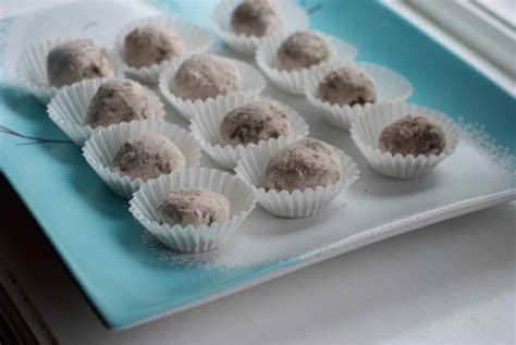 Bailey's Irish Cream Truffles | Carrie’s Experimental Kitchen