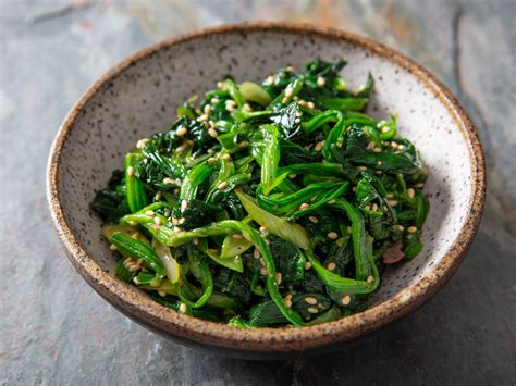 Korean Marinated Spinach Banchan ( Sigeumchi Namul ) Recipe