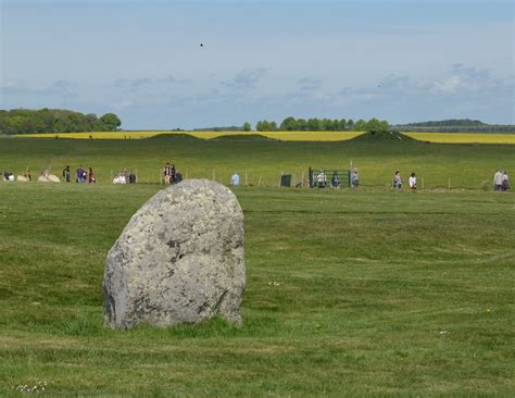 Stonehenge, burial mounds | David McSpadden | Flickr