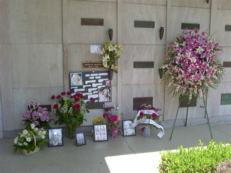 Joe DiMaggio and Marilyn Monroe - His Love Shown in Flowers