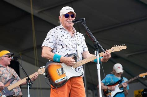 Jimmy Buffett shares health update after hospitalization - Trending News