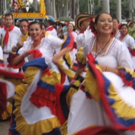 Carnaval de Barranquilla Colombian People, Colombian Art, Call Sam, Latin Women, Single Women ...