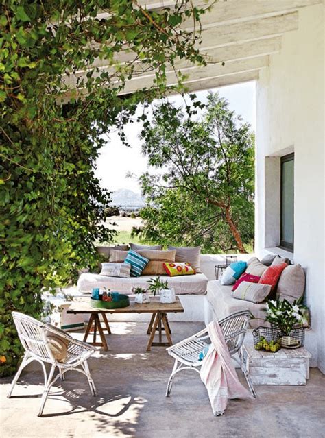 46 Delightful Mediterranean Outdoor Areas - DigsDigs