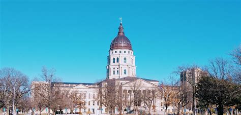 Kansas State Capitol building : kansas