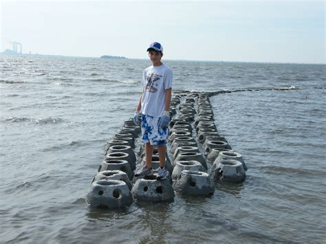 Breakwater Construction | Protect Shorelines from Erosion and Damage