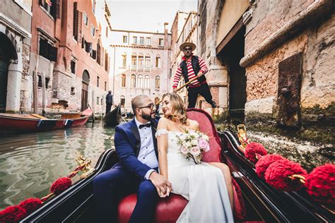 Wedding on a Gondola in Venice... - Photographer Venice, Italy, CB ...