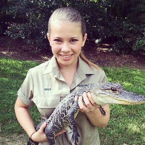 Steve Irwin’s Daughter Is Now Grown Up And Keeping Dad’s Legacy Alive | Bored Panda