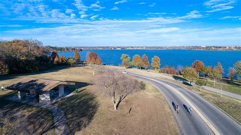 White-Rock-Lake-Cyclists-: Drone/Aerial Photography: Elias Mohammed Photographer