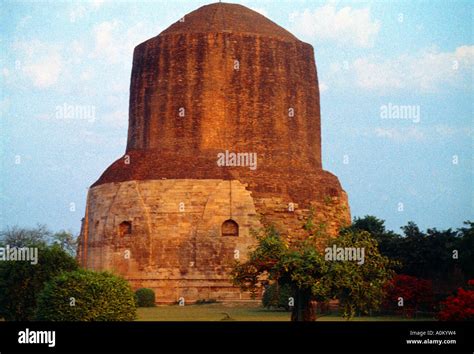 Ashoka stupa hi-res stock photography and images - Alamy