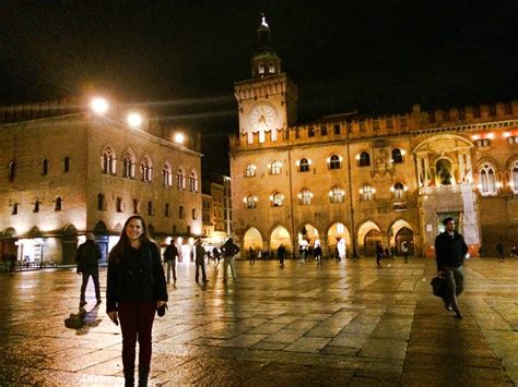 Piazza Maggiore in Bologna at Night – The UCSD Guardian