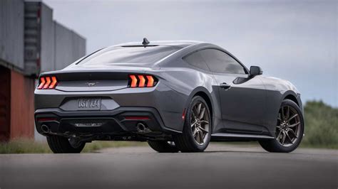 2024 Ford Mustang Debuts With V8 Power, Unreal Engine…