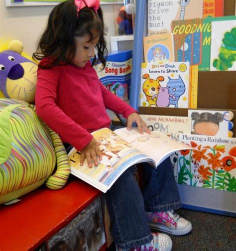 Preschooler “reading” | Bette Fetter