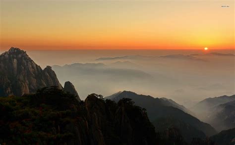 Sunrise in Huangshan HD Wallpaper | Sunrise, Huangshan, Natural landmarks