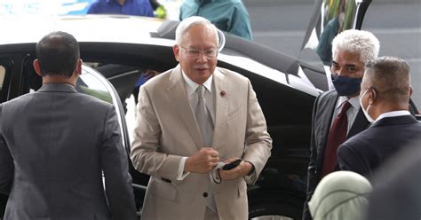 Light-hearted moments at Najib Razak corruption trial | New Straits Times