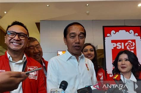 Political considerations not key factor in cabinet reshuffle: Jokowi - ANTARA News