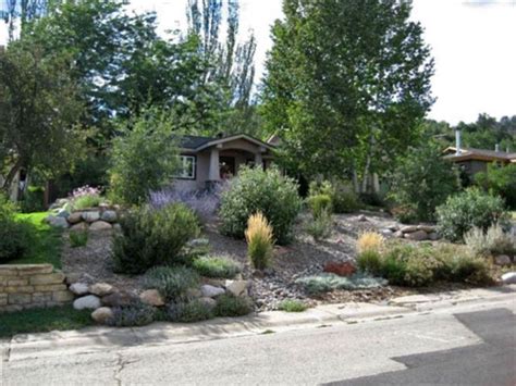 35 Popular Xeriscape Landscape Ideas For Your Front Yard - MAGZHOUSE