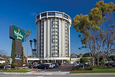 Holiday Inn Long Beach Downtown, Long Beach, CA - California Beaches