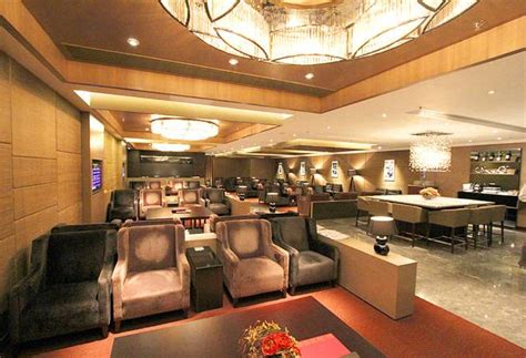 Even Debit Card gives you airport lounge access. Here's how - BusinessToday