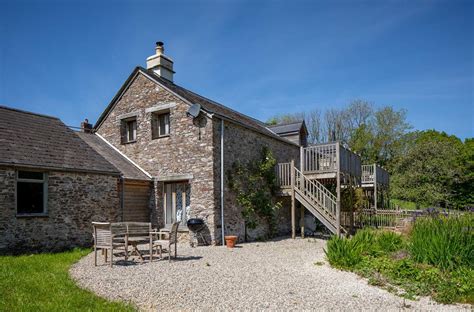 Devon Holiday Cottages with swimming pools | Holiday homes with private pools in Devon