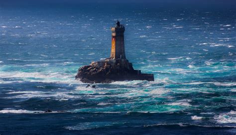 Majestic Ocean Lighthouse - HD Wallpaper