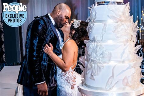 Michael Oher, Who Inspired 'The Blind Side', Shows Off His Nearly 5-Foot Wedding Cake Covered in ...