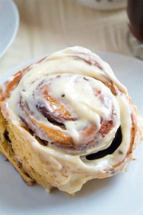 Coffee Cinnamon Rolls ~ Recipe | Queenslee Appétit