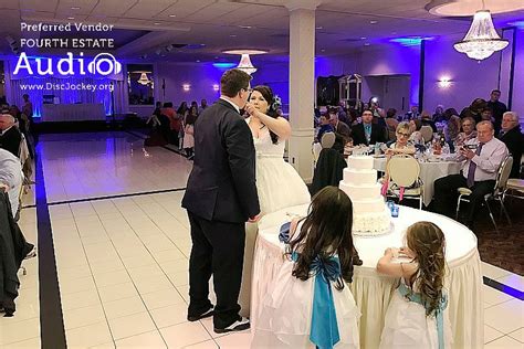 Chicago Wedding DJ at Elmcrest Banquets – Fourth Estate Audio