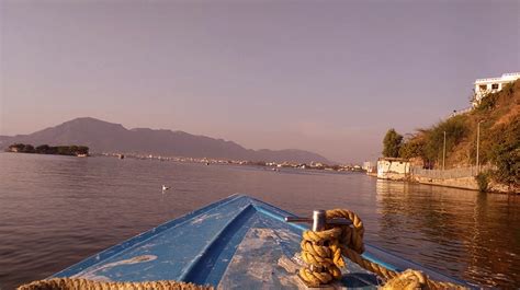 Shikara Ride in Srinagar - Today’s offer Rs.549 ( 32 % off)