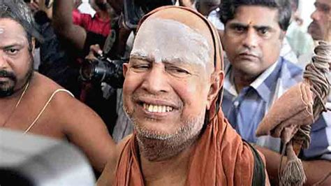 Jayendra Saraswathi passes away: Controversial seer's successor ...