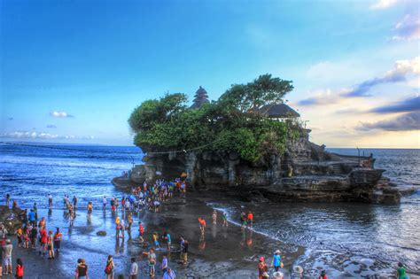 Travel Bugs: Pura Tanah Lot, Bali-Indonesia