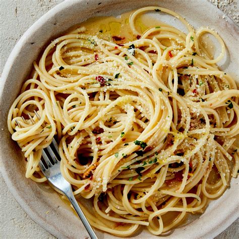Pantry Pasta with Garlic, Anchovies, and Parmesan Recipe | Epicurious