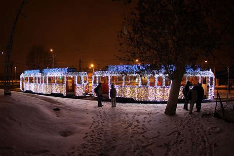 30,000 LED Lights Make The Trams In Budapest Look Like Time Machines ...