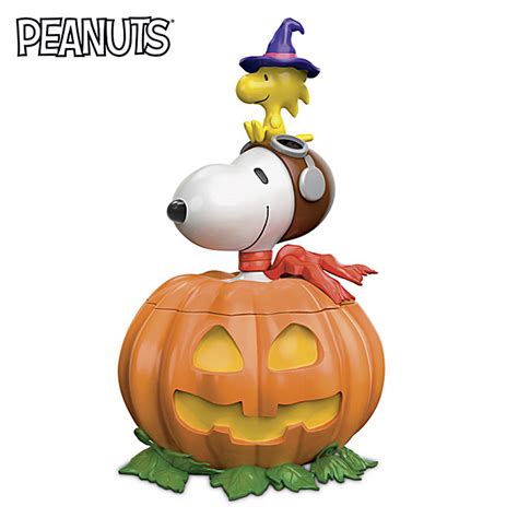 Throw a Snoopy Halloween Party! - CollectPeanuts.com