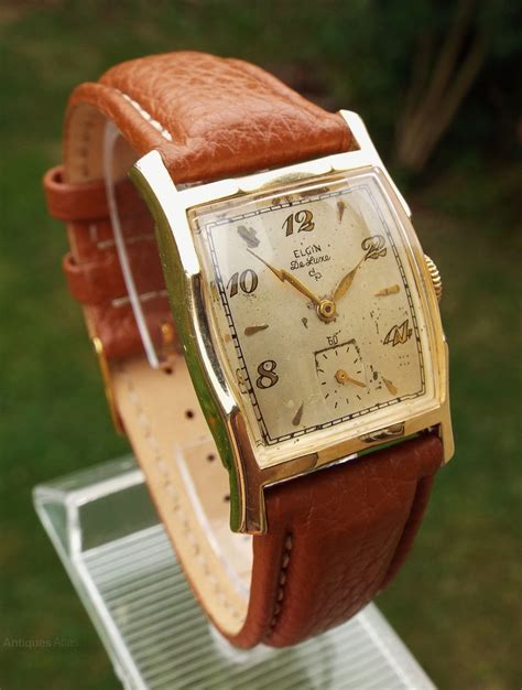 Antiques Atlas - A Gents 1950s Elgin De Luxe Wrist Watch as170a4512