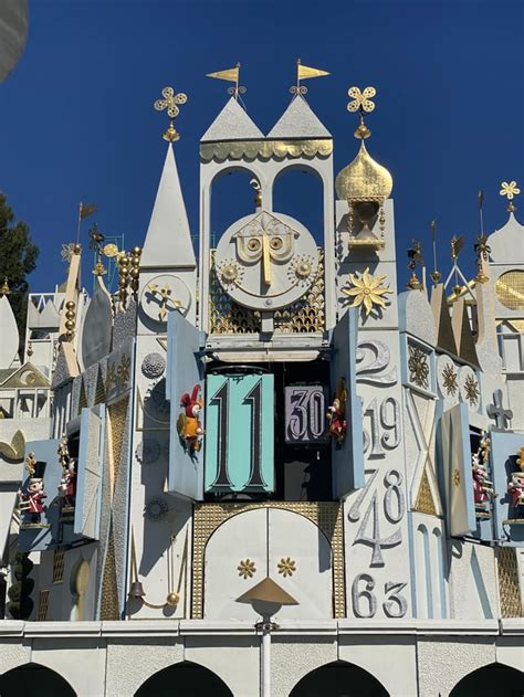 It’s A Small World Clock Tower : Disneyland